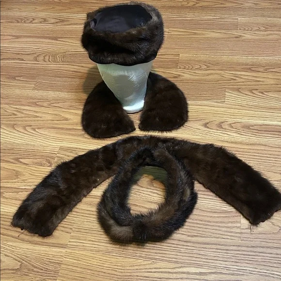 Vintage 2 mink fur hats and 2 mink fur collars - Picture 1 of 7